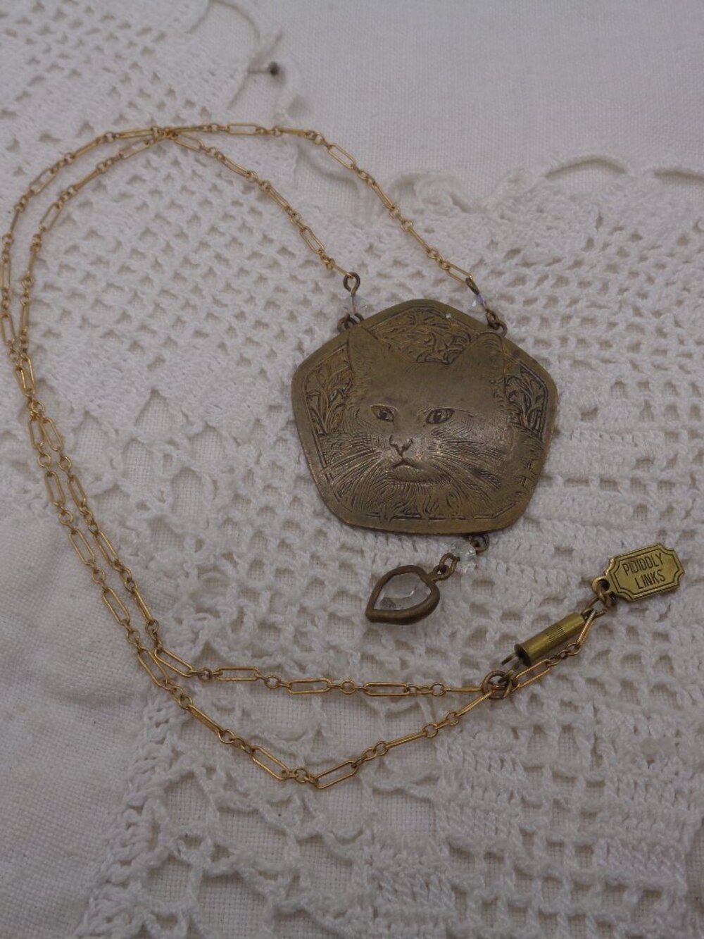 Vintage PIDIDDLY LINKS Brass CAT FACE Pendant NECKLACE Crystal Heart - 20"